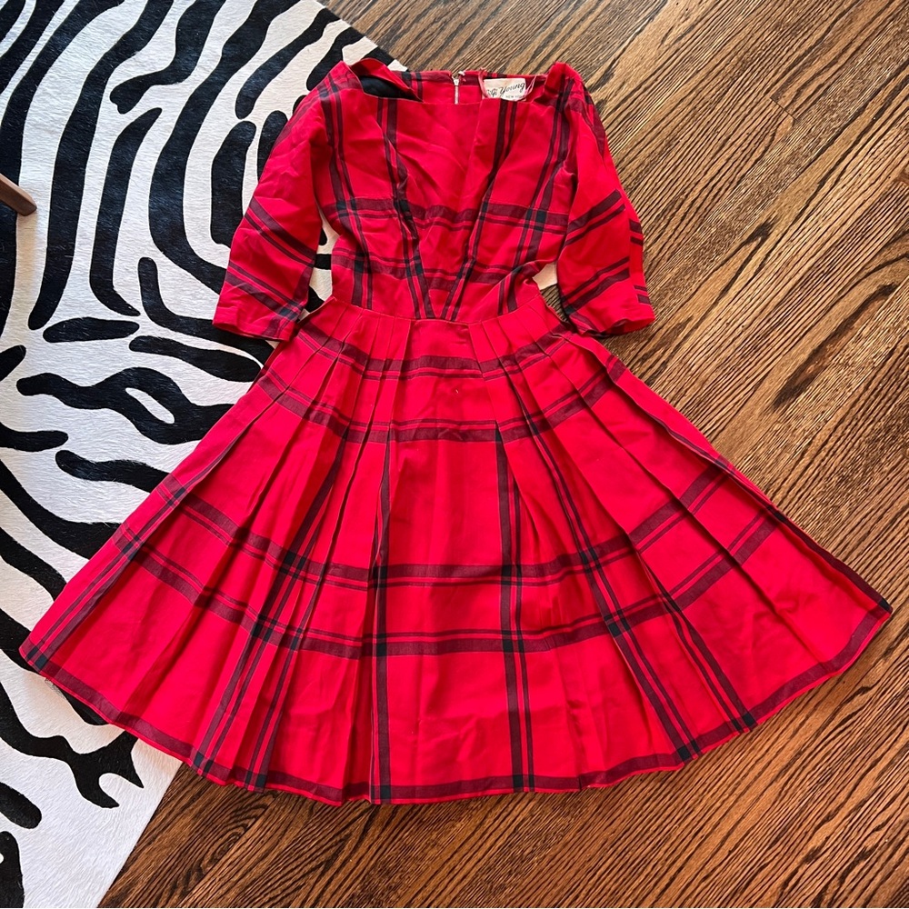 GIGI YOUNG 1950s Full Circle Dress with Square Neck